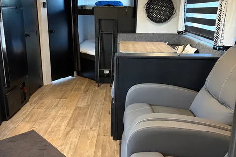 Luxury  Greywolf 26DBH Travel Trailer with fireplace