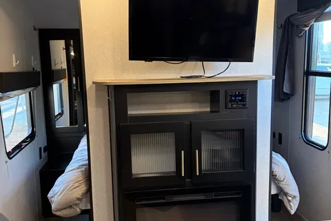Luxury  Greywolf 26DBH Travel Trailer with fireplace