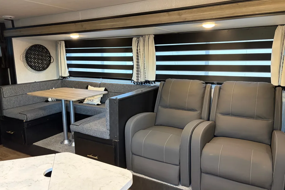 Luxury  Greywolf 26DBH Travel Trailer with fireplace