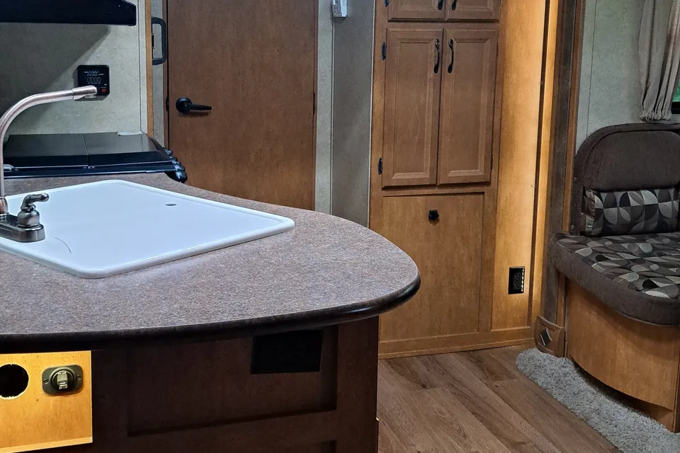 22ft i-GO LITE BOONDOCKER