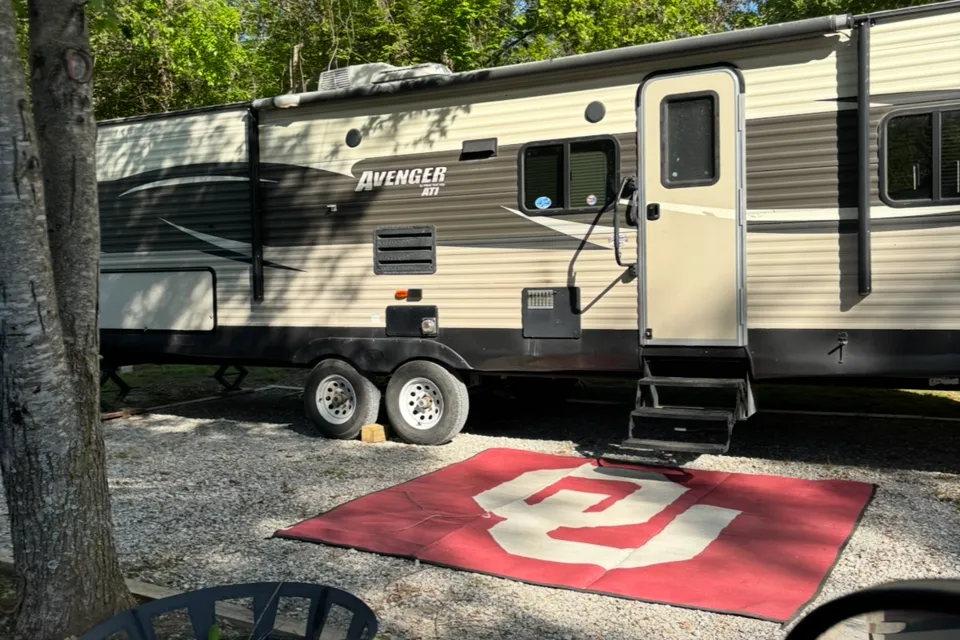 Mitch's Prime Time Avenger Travel Trailer