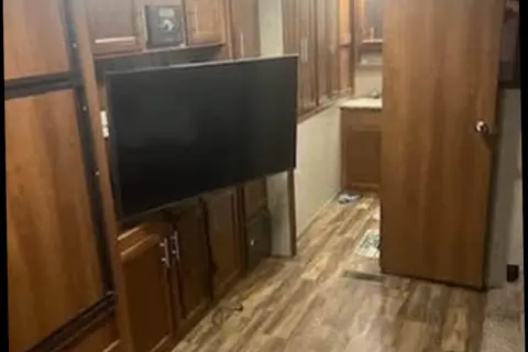 Mitch's Prime Time Avenger Travel Trailer