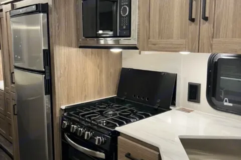 'Valerie' 2023 Winnebago Vista ACO2044