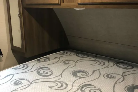 Ultimate Family Basecamp — Pristine 28' Keystone Bullet | Sleeps 8 | Pickup Only