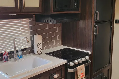 Eric 's Prime Time Tracer Breeze Travel Trailer
