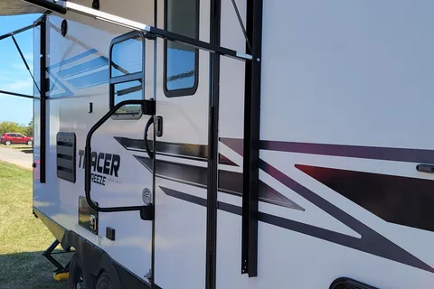 Eric 's Prime Time Tracer Breeze Travel Trailer
