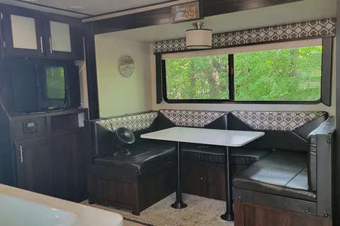 Eric 's Prime Time Tracer Breeze Travel Trailer