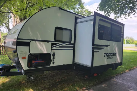 Eric 's Prime Time Tracer Breeze Travel Trailer