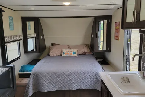 Eric 's Prime Time Tracer Breeze Travel Trailer