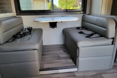 Jayco Greyhawk 27U Class C - Super Clean and Easy to Drive!