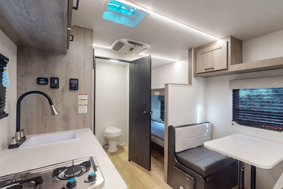 Amelia's Heartland Mallard M17BHL Travel Trailer