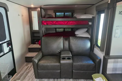 Grand Design Transcend 265BH w/bunks