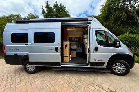 21' Easy To Drive Coastal Camper - Perfect for Big Sur & PCH Coastal Trip