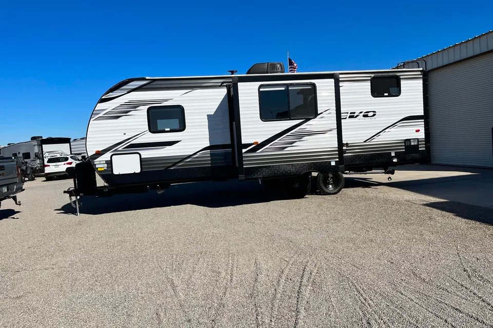 Elena's 2022 Forest River Evo Travel Trailer