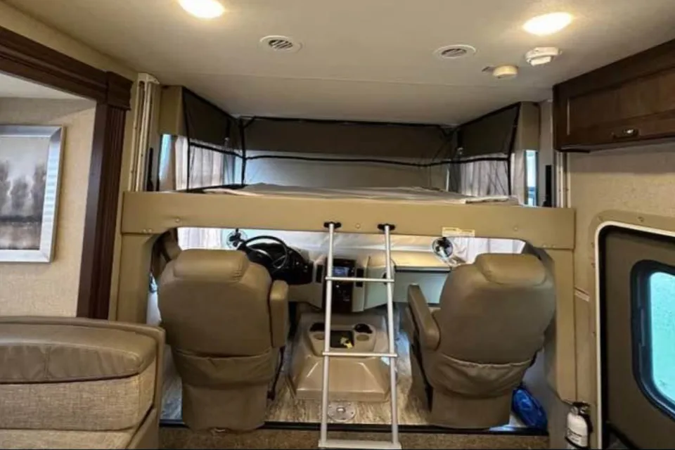 Travis's Thor Motor Coach Hurricane Class A