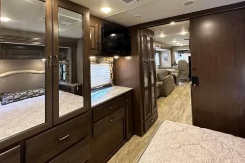 Travis's Thor Motor Coach Hurricane Class A