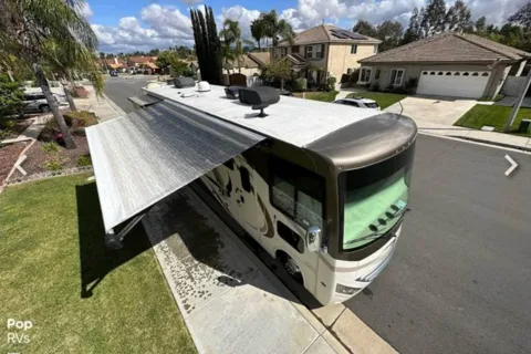 Travis's Thor Motor Coach Hurricane Class A