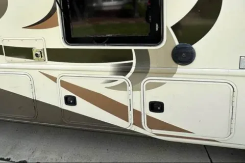Travis's Thor Motor Coach Hurricane Class A