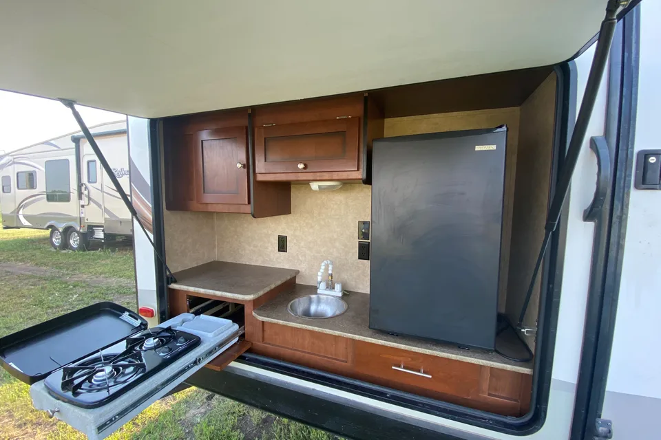 35ft Kodiak w/ Bunk House