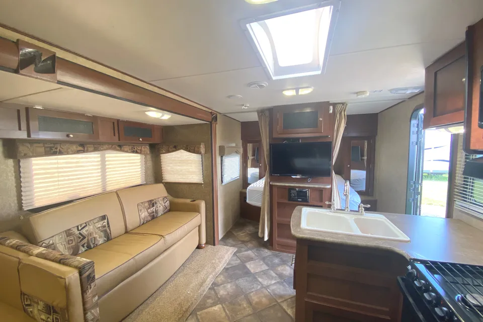 35ft Kodiak w/ Bunk House