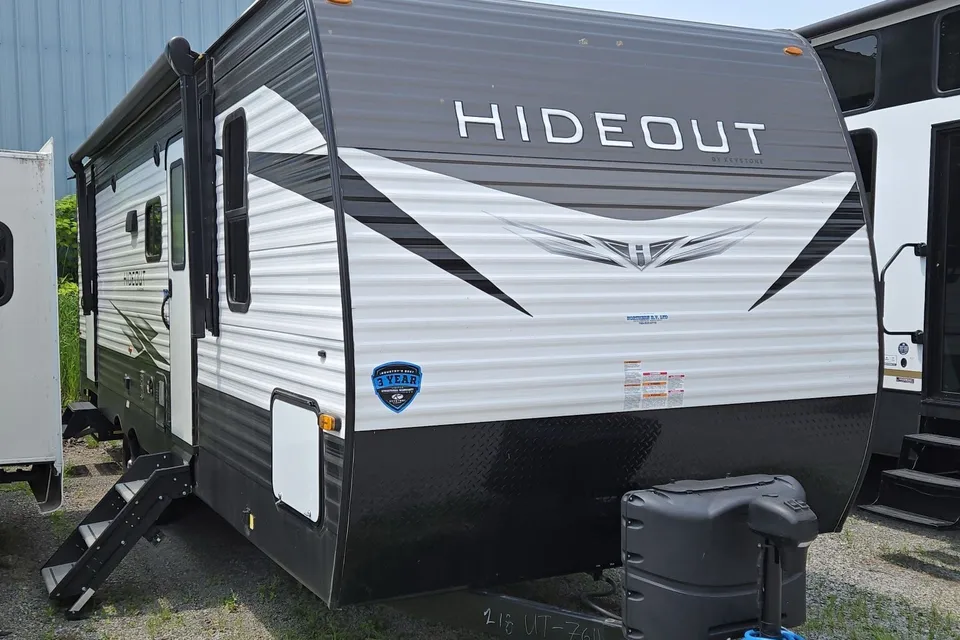 Hinda 28 FT Keystone Hideout Travel Trailer