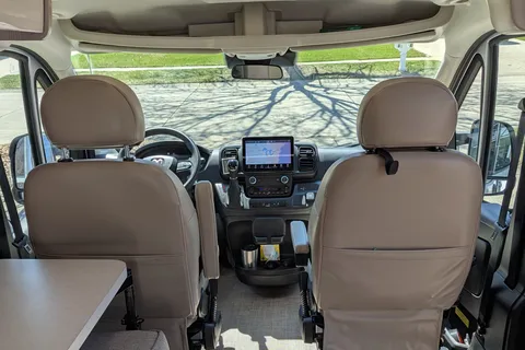 Thor Motor Coach 18M Class B