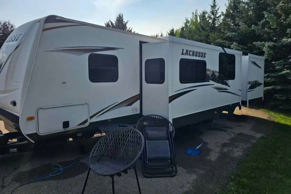 Allan's Forest River Lacrosse luxury lite Travel Trailer