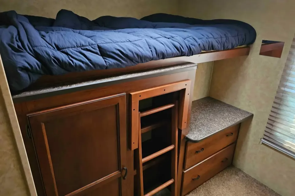 Allan's Forest River Lacrosse luxury lite Travel Trailer