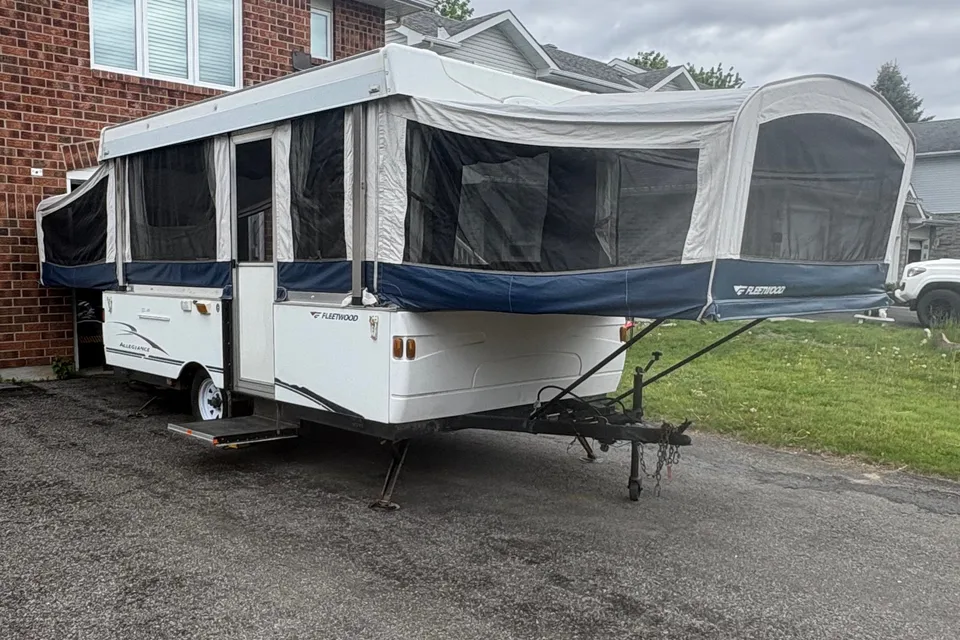 KJ’s Fleetwood Allegiance Tent Trailer