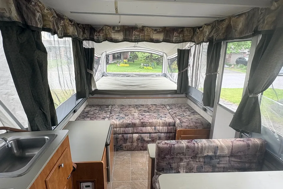 KJ’s Fleetwood Allegiance Tent Trailer
