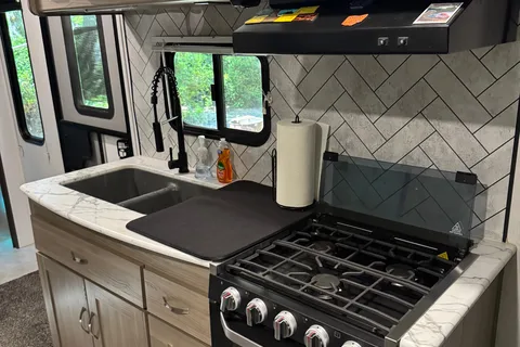 B&C’s adventure RV