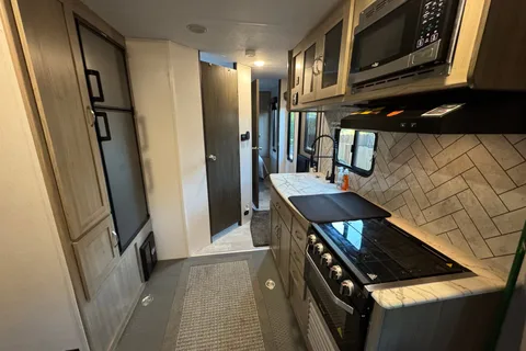 B&C’s adventure RV