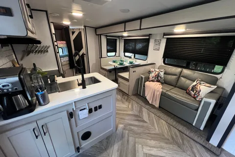 Spruce Moose Glamping — ***BRAND NEW*** 2024 Heartland Mallard M26 (32 ft)