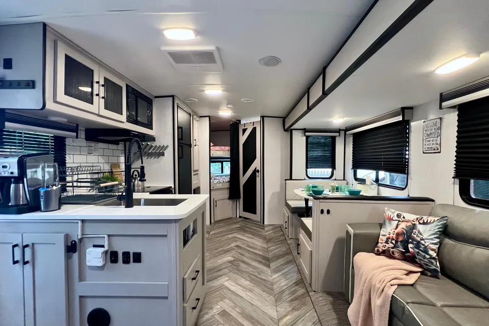 Spruce Moose Glamping — ***BRAND NEW*** 2024 Heartland Mallard M26 (32 ft)