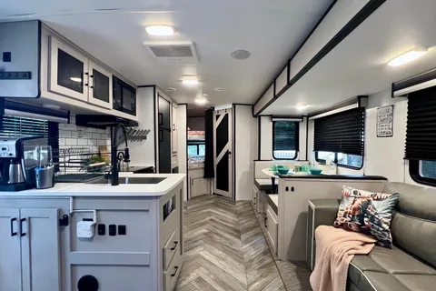Spruce Moose Glamping — ***BRAND NEW*** 2024 Heartland Mallard M26 (32 ft)