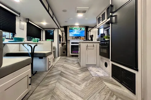 Spruce Moose Glamping — ***BRAND NEW*** 2024 Heartland Mallard M26 (32 ft)