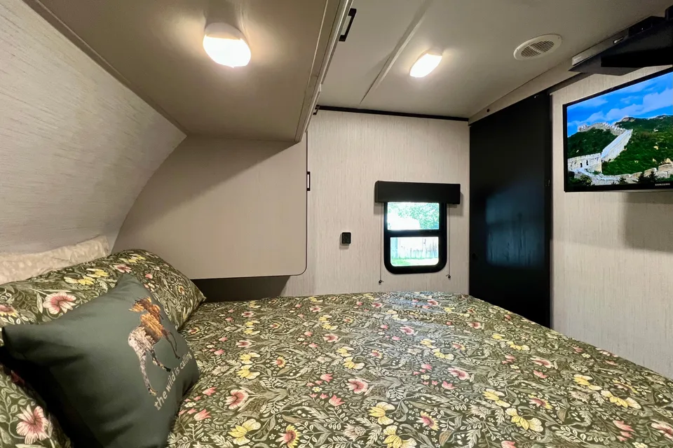 Spruce Moose Glamping — ***BRAND NEW*** 2024 Heartland Mallard M26 (32 ft)