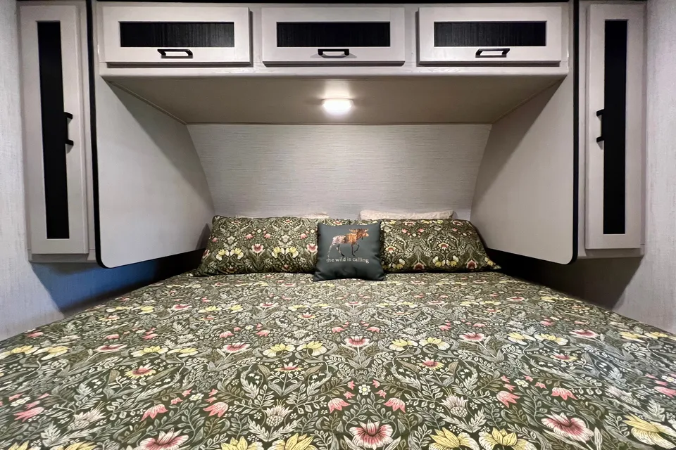 Spruce Moose Glamping — ***BRAND NEW*** 2024 Heartland Mallard M26 (32 ft)