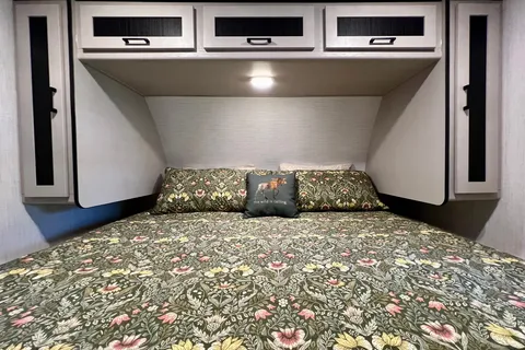 Spruce Moose Glamping — ***BRAND NEW*** 2024 Heartland Mallard M26 (32 ft)