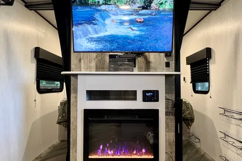 Spruce Moose Glamping — ***BRAND NEW*** 2024 Heartland Mallard M26 (32 ft)