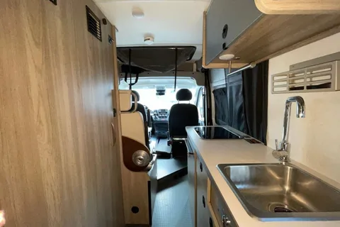 Free Paddle Board w/rental! 100 Miles free/day! Fully Stocked Kitchen