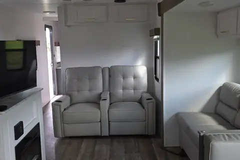 2025 Eddie Bauer Travel Trailer | Sleeps 5 | Pet Friendly