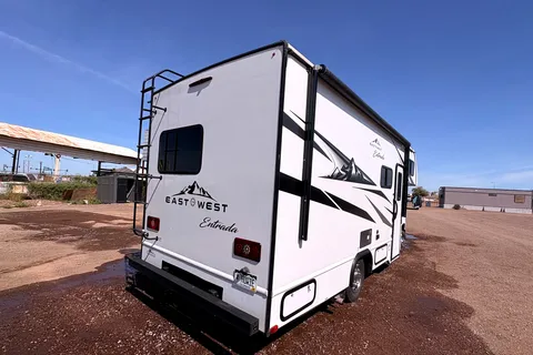 The Modern Explorer: 2024 Entrada