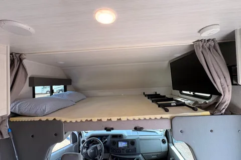 The Modern Explorer: 2024 Entrada