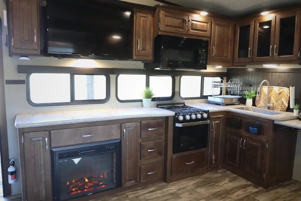 Paradise Hideaway | Delivered RV Rental | Sleeps 6