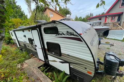 Jessica's Grey wolf 29’ with 4 bunks