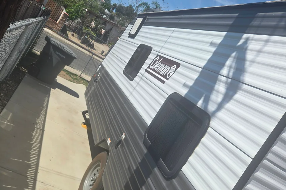 Raul's Coleman Lantern 17b Travel Trailer