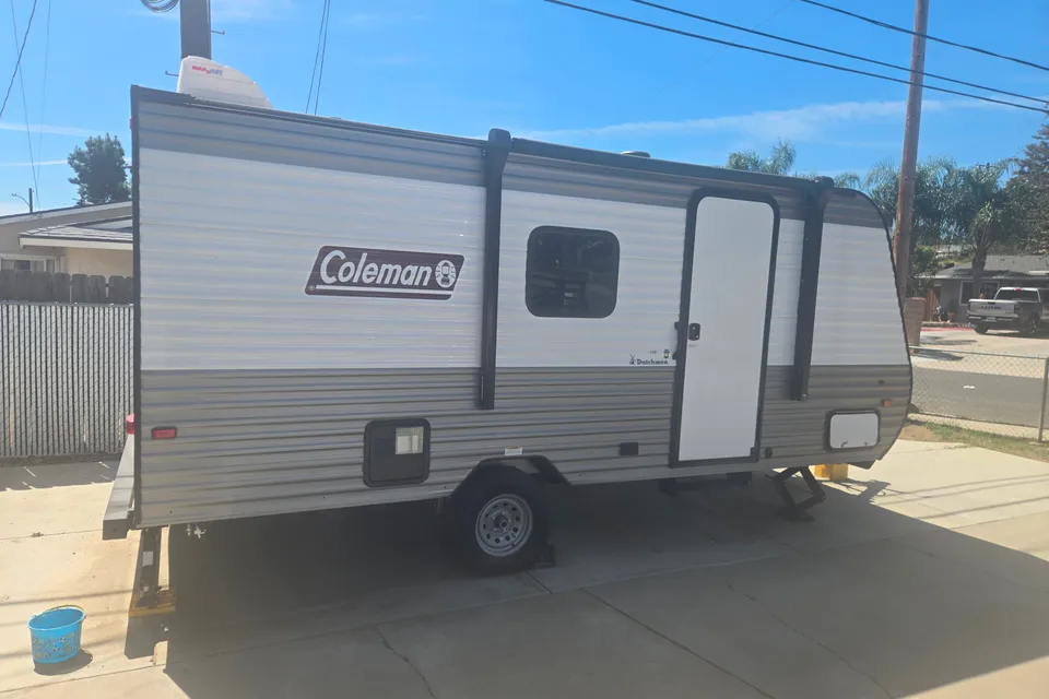 Raul's Coleman Lantern 17b Travel Trailer