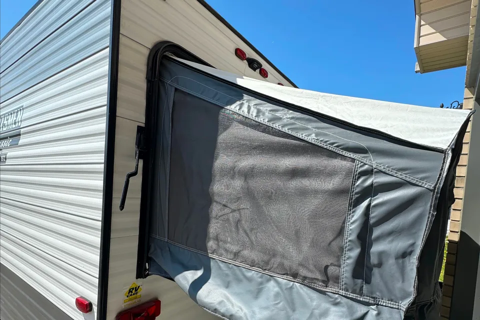 THE HAPPY CAMPER