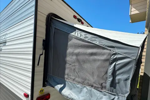 THE HAPPY CAMPER